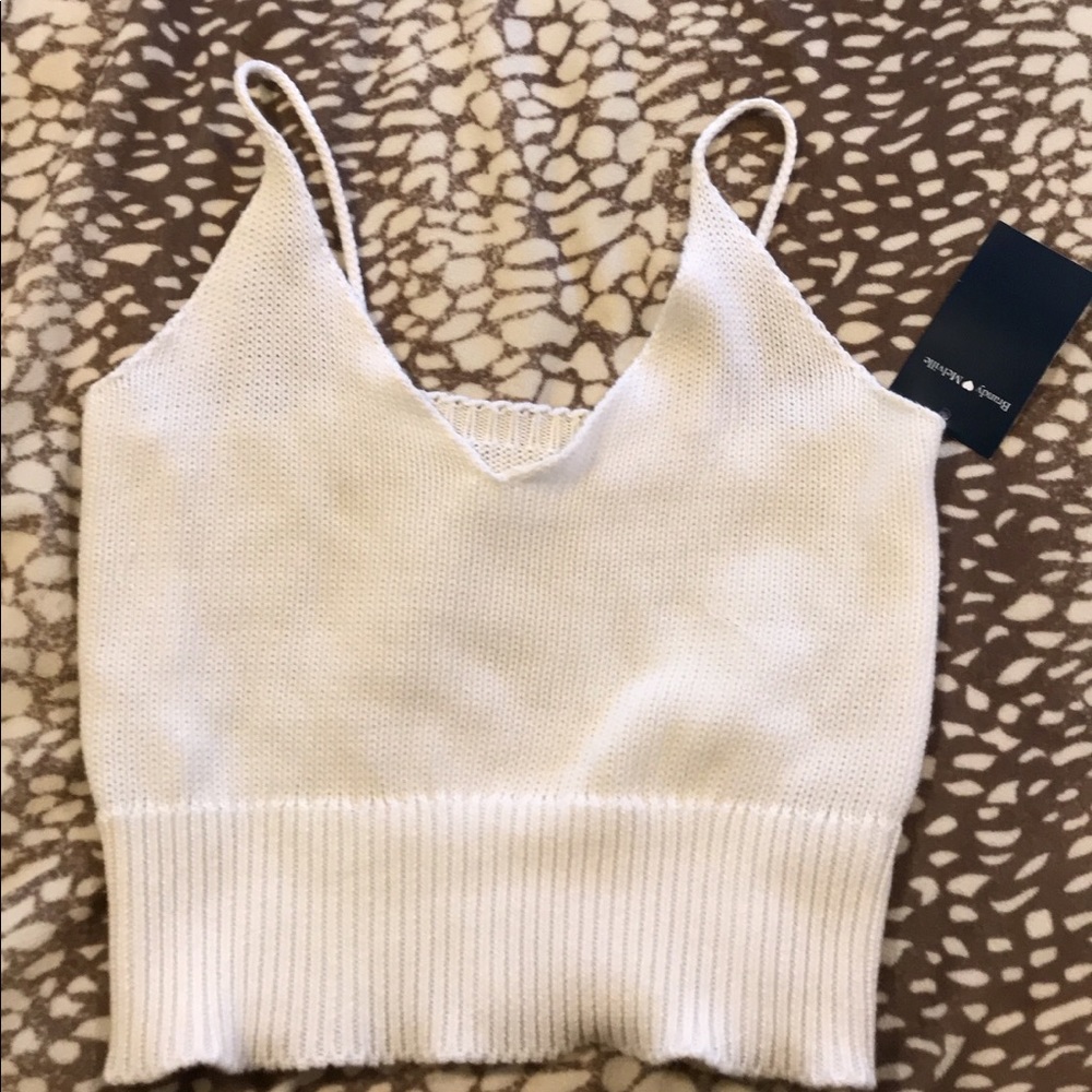 white tank top from brandy melville!!